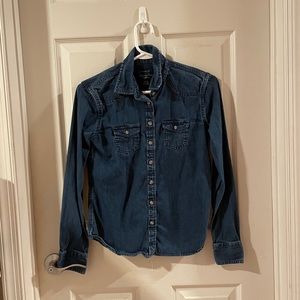 american eagle | dark blue denim wash button up
